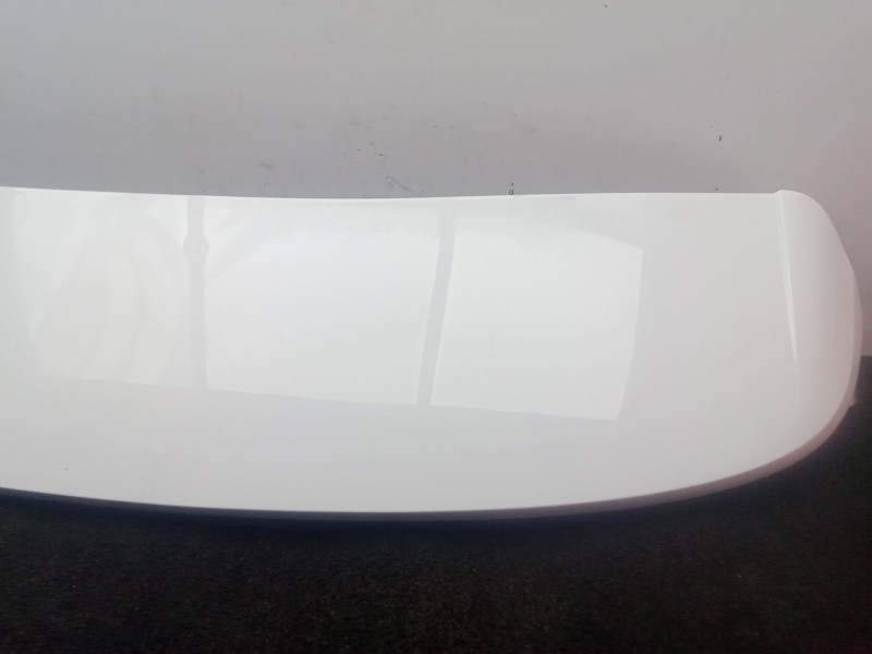 Recambio de aleron trasero para renault megane iv hatchback (b9a/m/n_) 1.5 dci 90 (b9a1) referencia OEM IAM  BLANCO 