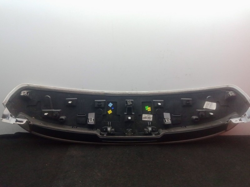 Recambio de aleron trasero para renault megane iv hatchback (b9a/m/n_) 1.5 dci 90 (b9a1) referencia OEM IAM  BLANCO 