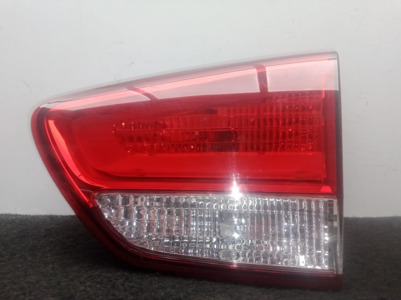 Recambio de piloto trasero derecho interior para kia carens iv 1.7 crdi referencia OEM IAM   