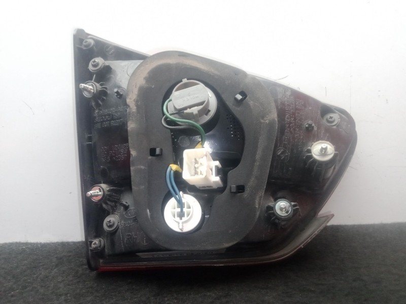 Recambio de piloto trasero derecho interior para kia carens iv 1.7 crdi referencia OEM IAM   