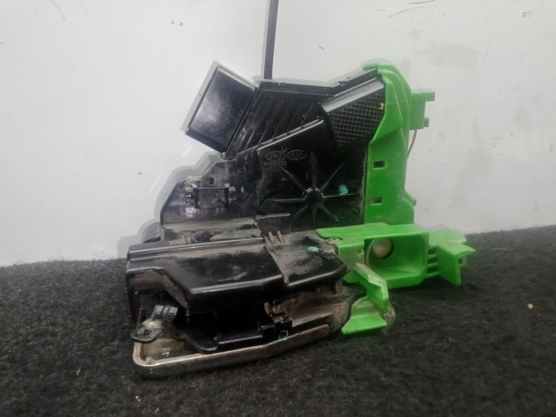 Recambio de cerradura puerta delantera izquierda para kia carens iv 1.7 crdi referencia OEM IAM 81310A4010  7 PINES