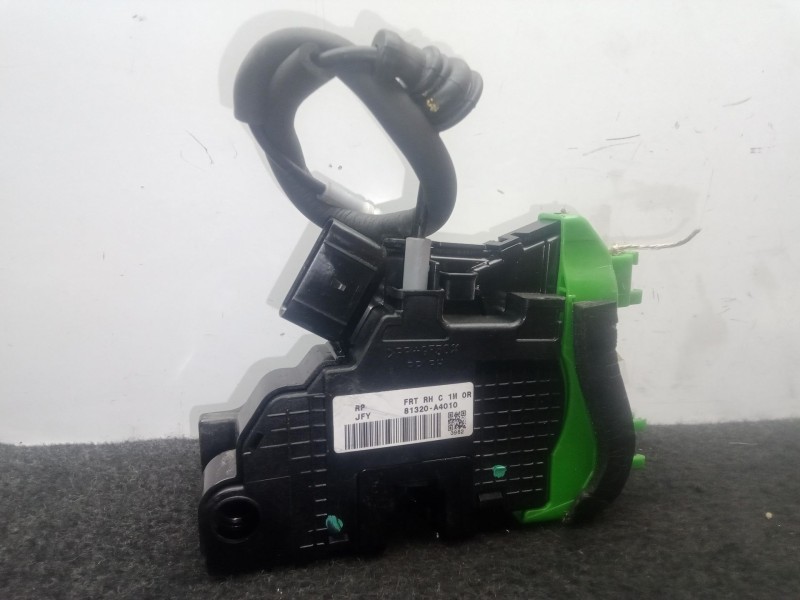 Recambio de cerradura puerta delantera derecha para kia carens iv 1.7 crdi referencia OEM IAM 81320A4010  5 PINES