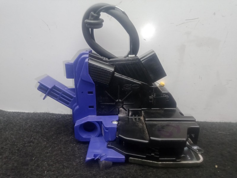 Recambio de cerradura puerta trasera derecha para kia carens iv 1.7 crdi referencia OEM IAM 81420A4030  5 PINES