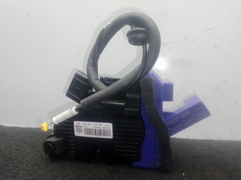 Recambio de cerradura puerta trasera derecha para kia carens iv 1.7 crdi referencia OEM IAM 81420A4030  5 PINES
