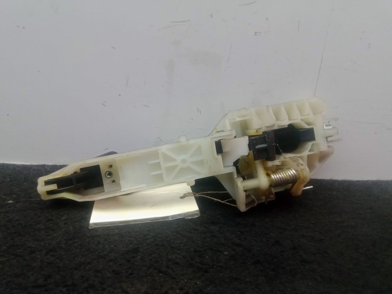 Recambio de maneta exterior delantera derecha para kia carens iv 1.7 crdi referencia OEM IAM  GRIS 