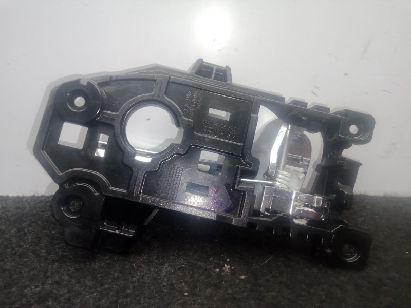 Recambio de maneta interior trasera izquierda para kia carens iv 1.7 crdi referencia OEM IAM 83613RP000  