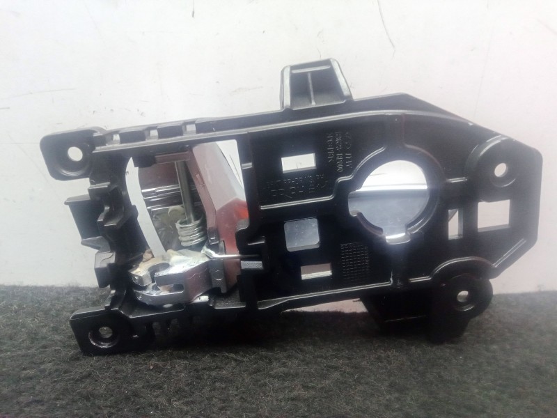 Recambio de maneta interior trasera derecha para kia carens iv 1.7 crdi referencia OEM IAM 83623RP000  