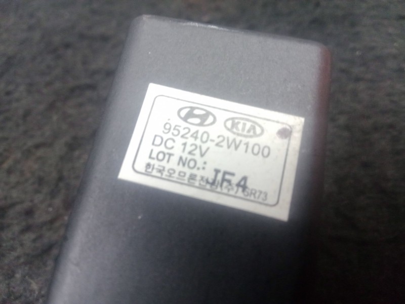 Recambio de modulo electronico para kia carens iv 1.7 crdi referencia OEM IAM 952402W100  