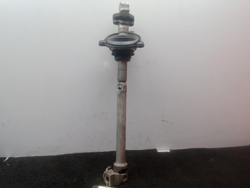 Recambio de cardan para bmw 5 (g30, f90) 520 d referencia OEM IAM 686204104-686208105  