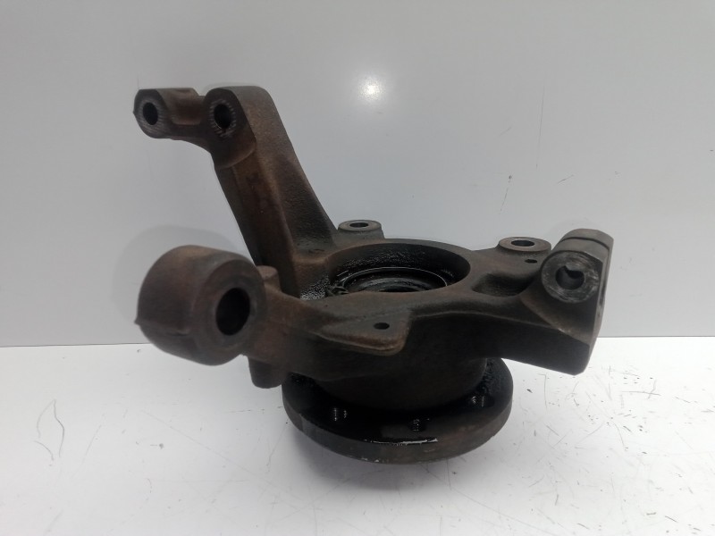 Recambio de mangueta delantera izquierda para renault clio iii 1.2 referencia OEM IAM   