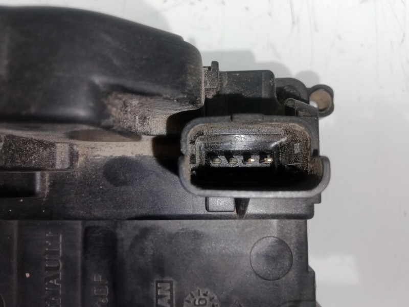 Recambio de cerradura puerta trasera derecha para renault clio iii 1.2 referencia OEM IAM 300129E 4.PINES 