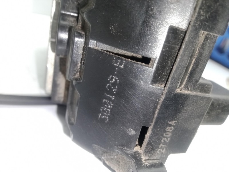 Recambio de cerradura puerta trasera derecha para renault clio iii 1.2 referencia OEM IAM 300129E 4.PINES 