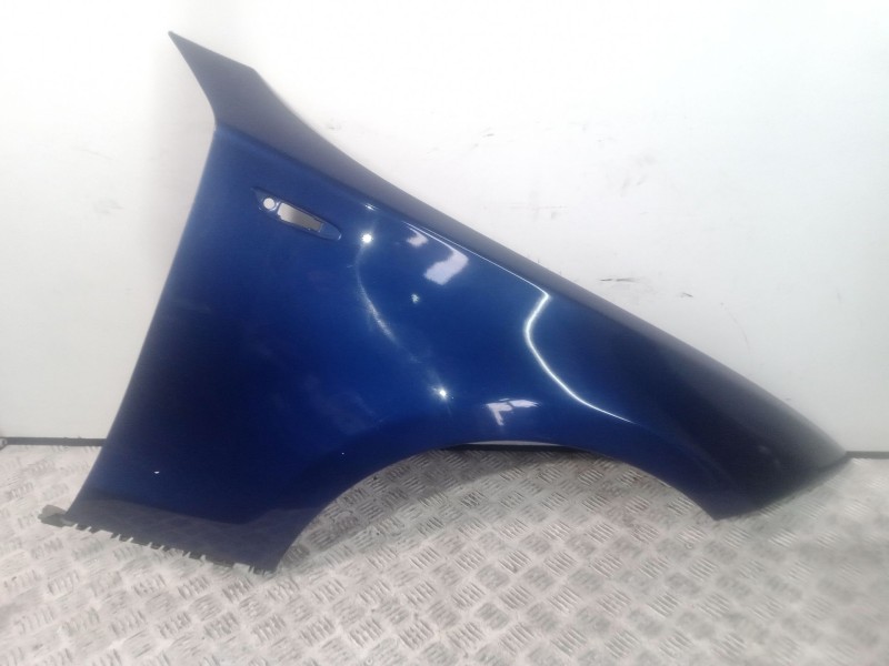 Recambio de aleta delantera derecha para bmw 1 (e81) 116 d referencia OEM IAM  AZUL MARINO 