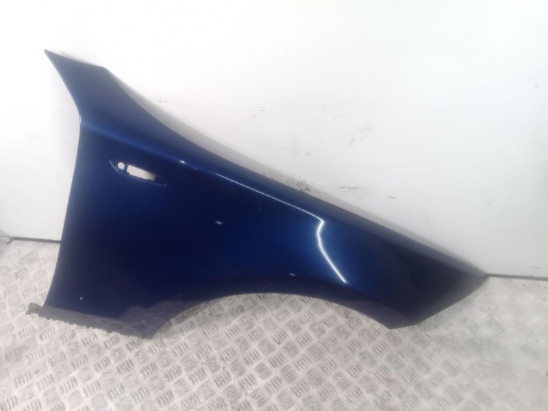 Recambio de aleta delantera derecha para bmw 1 (e81) 116 d referencia OEM IAM  AZUL MARINO 