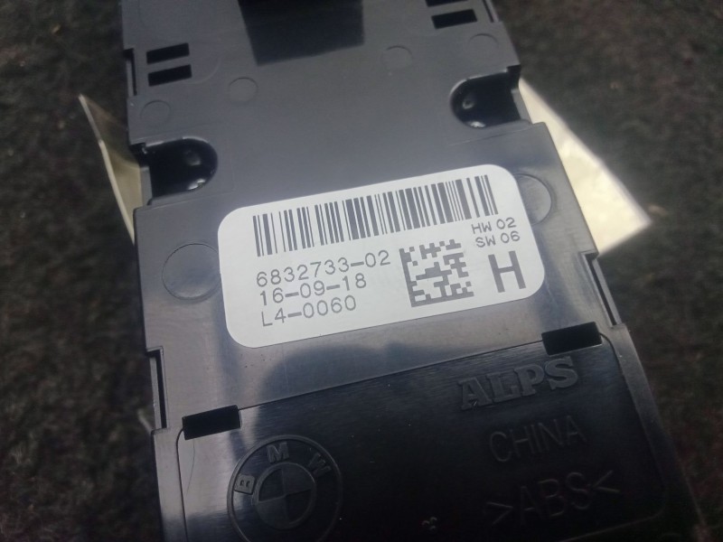 Recambio de mando elevalunas delantero izquierdo para bmw 5 (g30, f90) 520 d referencia OEM IAM 683273302 ALPS 