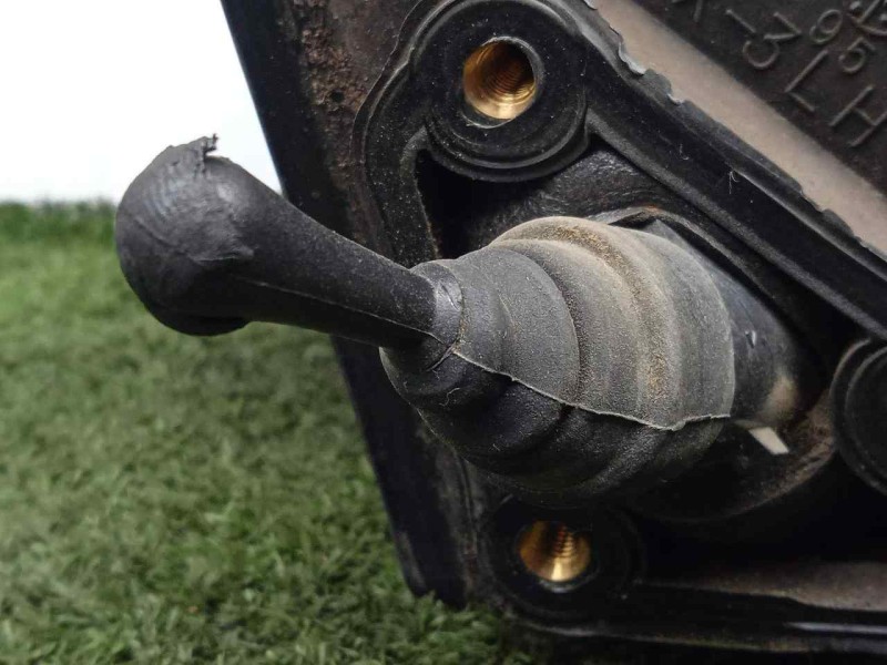 Recambio de retrovisor izquierdo para hyundai accent (x3) 1.3 cat referencia OEM IAM  MANUAL NEGRO.PLASTICO