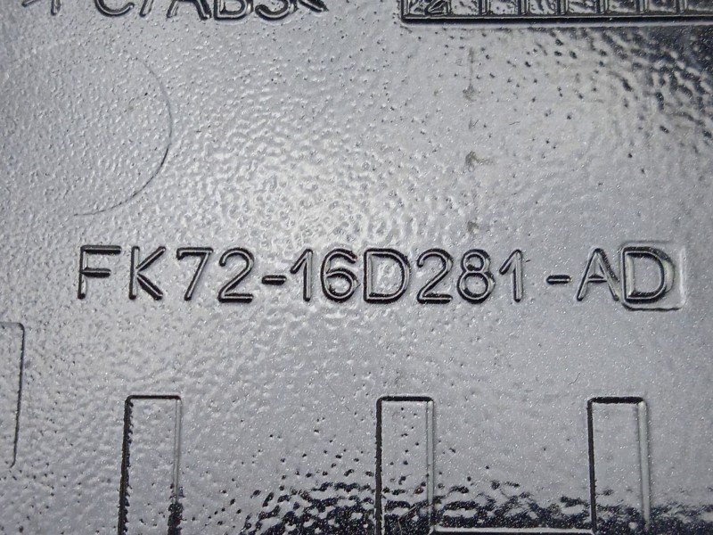 Recambio de moldura para land rover discovery sport (l550) 2.0 d 4x4 referencia OEM IAM FK7216D281AD IZQUIERDA ALETA