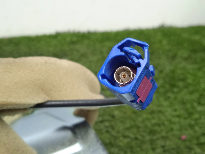 Recambio de antena para dacia spring ev (b6m1) referencia OEM IAM 282129229R-152026700000  2.CONECTORES