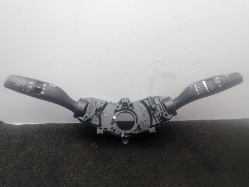 Recambio de mando luces para kia carens iv 1.7 crdi referencia OEM IAM 299139726  