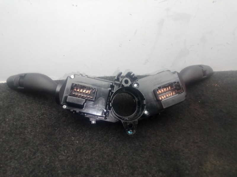 Recambio de mando luces para kia carens iv 1.7 crdi referencia OEM IAM 299139726  