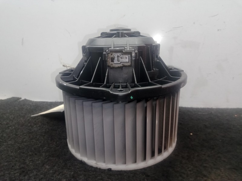 Recambio de motor calefaccion para kia carens iv 1.7 crdi referencia OEM IAM F00S3B2474  BOSCH