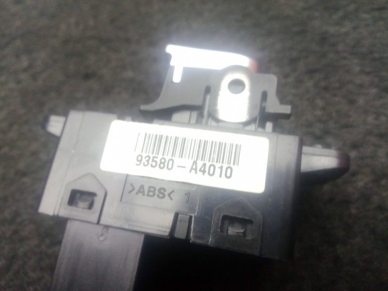 Recambio de mando elevalunas trasero izquierdo para kia carens iv 1.7 crdi referencia OEM IAM 93580A4010  7 PINES