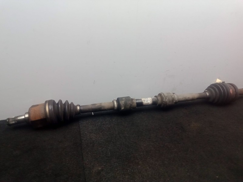 Recambio de transmision delantera derecha para kia carens iv 1.7 crdi referencia OEM IAM 49501A4200-20140717R  