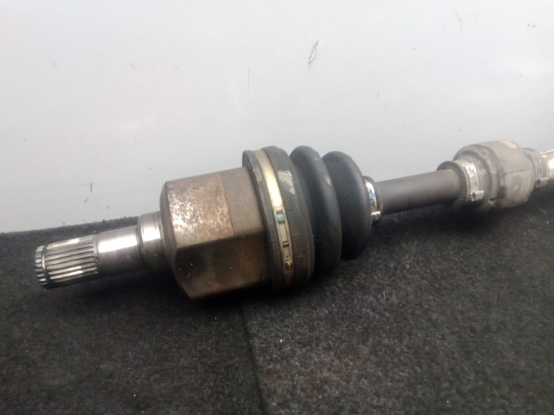 Recambio de transmision delantera izquierda para kia carens iv 1.7 crdi referencia OEM IAM 20140717L-R20L-C02B  