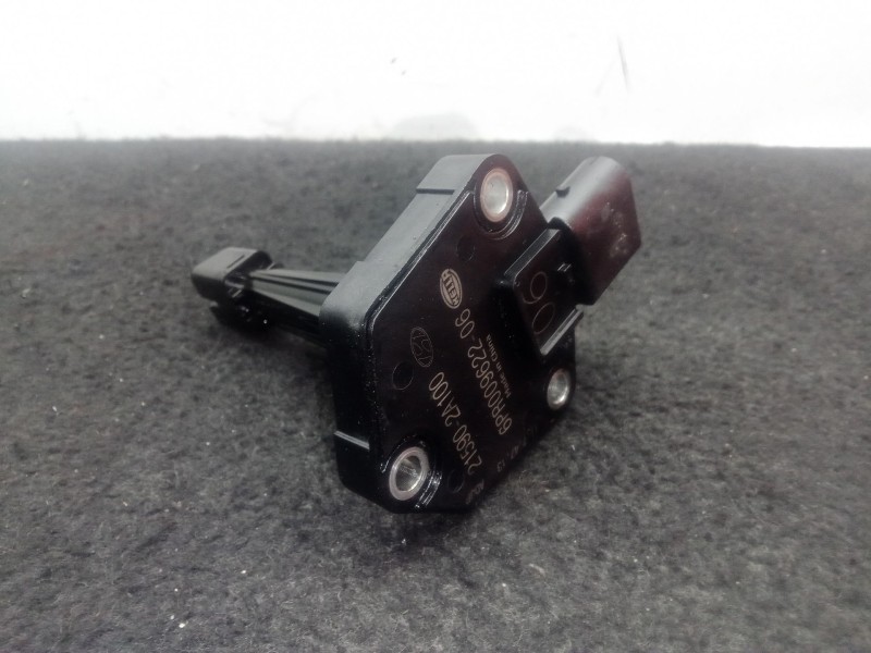 Recambio de sensor para kia carens iv 1.7 crdi referencia OEM IAM 215902A100-6PR00962206 NIVEL ACEITE HELLA