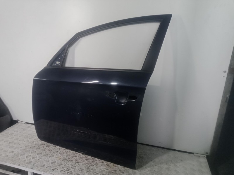 Recambio de puerta delantera izquierda para kia carens iv 1.7 crdi referencia OEM IAM NOTIENE  