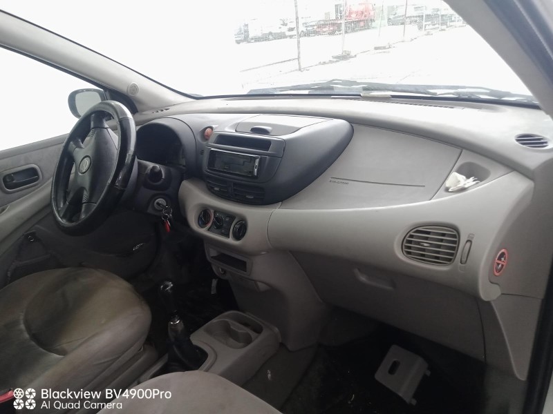 nissan almera tino (v10m) del año 2002