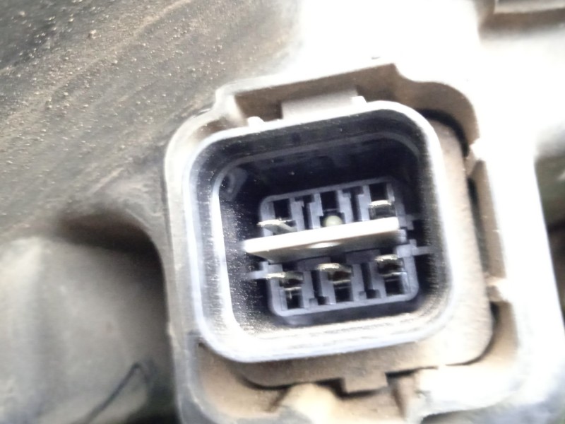 Recambio de faro izquierdo para kia sorento i (jc) 2.5 crdi referencia OEM IAM SINREFERENCIA H7 02-06