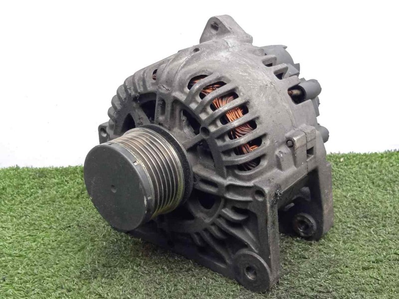 Recambio de alternador para renault scenic ii 1.5 dci diesel referencia OEM IAM TG11C034-8200386806 110AH - VALEO POLE.EMBRAGUE 