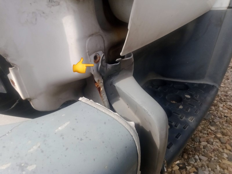 Recambio de estribo para nissan cabstar 01.04  3.0 diesel referencia OEM IAM   