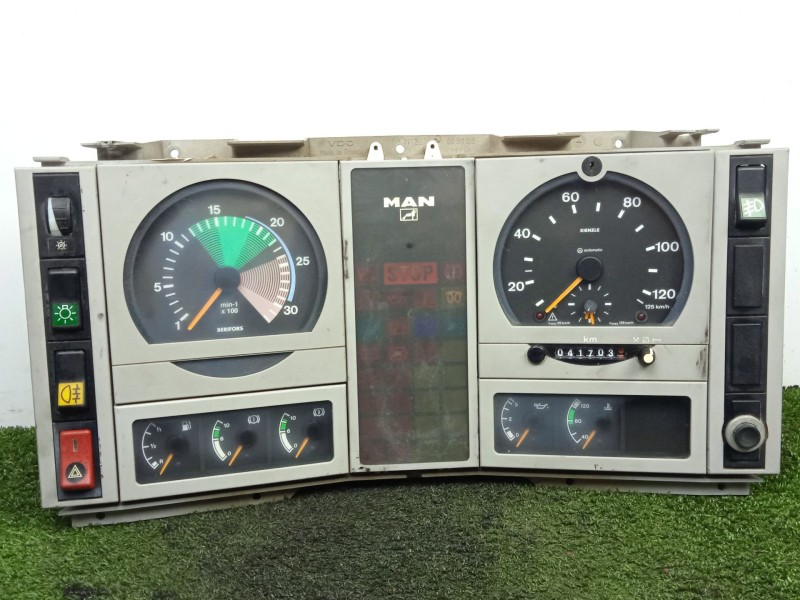Recambio de cuadro instrumentos para man l 2000 evolution 6.9 diesel referencia OEM IAM 8446009-L270699-88311227 VDO 