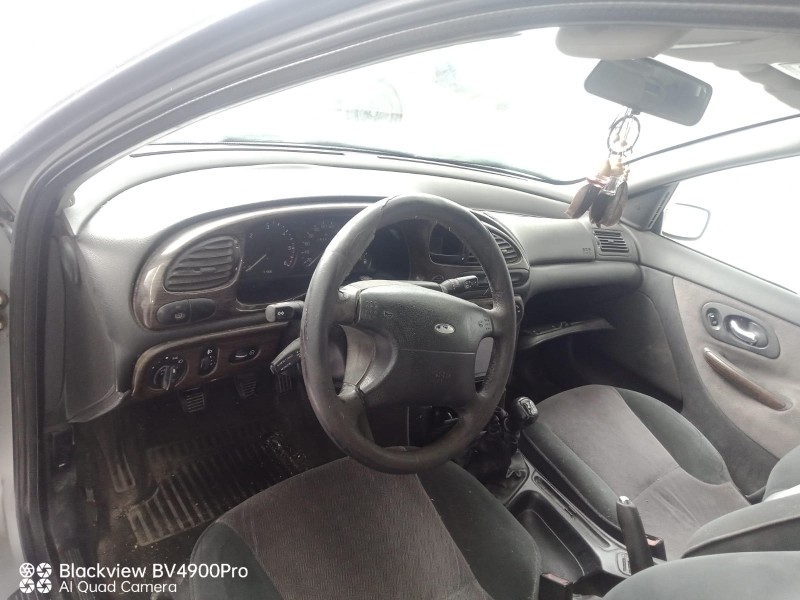 ford mondeo ii (bap) del año 2000