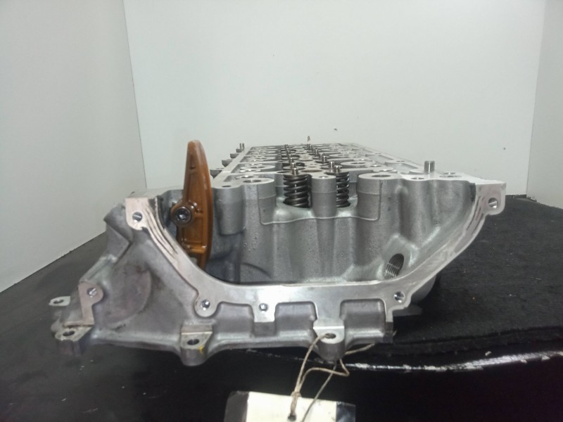 Recambio de culata para land rover discovery sport (l550) 2.0 d 4x4 referencia OEM IAM PBG4D3-G4D36090AC  
