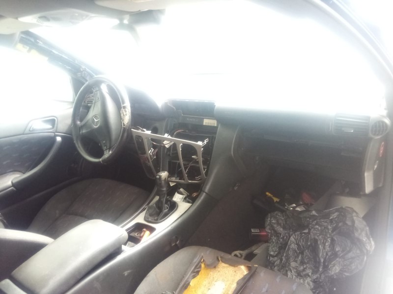 mercedes-benz clase c coupé (cl203) del año 2001