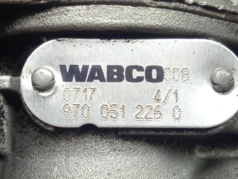 Recambio de valvula aire adicional para volvo fl ii 240 referencia OEM IAM 9700512260 SERVOEMBRAGUE WABCO