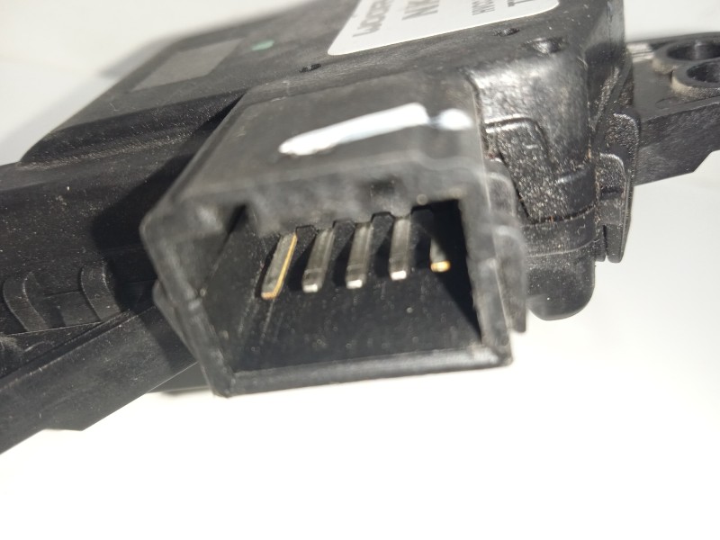 Recambio de motor apertura trampillas climatizador para kia sportage 1.6 crdi cat referencia OEM IAM NKJ-D266NFFAA01  