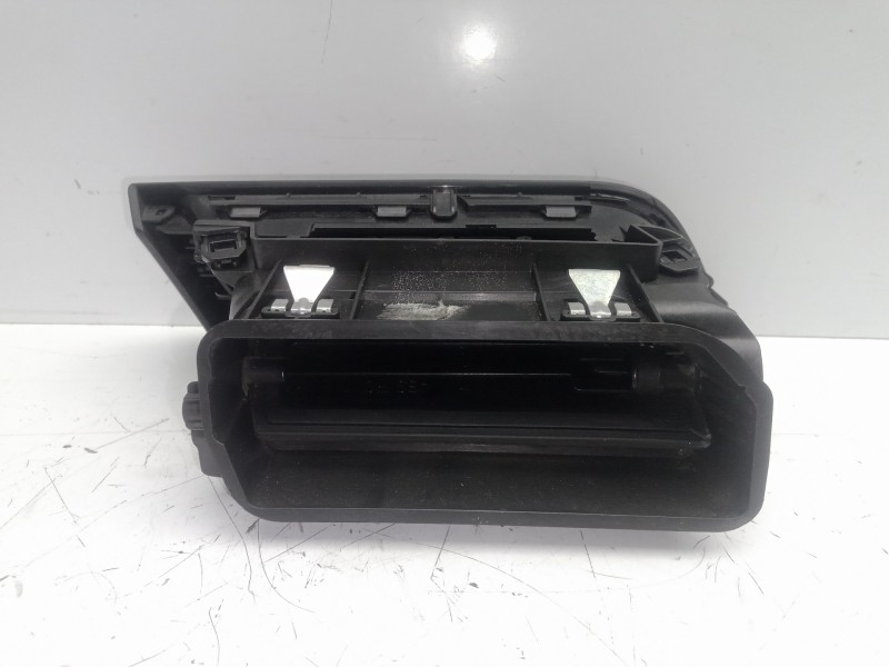 Recambio de aireador delantero derecho para peugeot 308 1.6 16v e-hdi fap referencia OEM IAM 96778766 13-17 