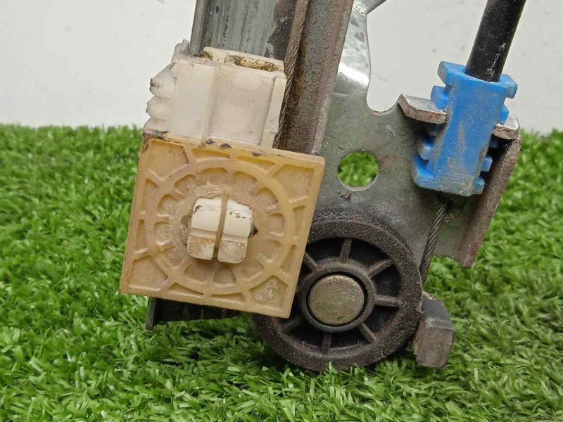 Recambio de elevalunas delantero derecho para peugeot 106 (s2) 1.1 referencia OEM IAM SINREFERENCIA ELECTRICO - 2.PINES 5.PUERTA