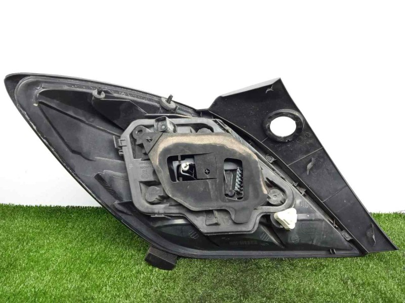 Recambio de piloto trasero izquierdo para opel astra h berlina 1.7 16v cdti referencia OEM IAM  ASTRA.H 3.PUERTAS - AHUMADO