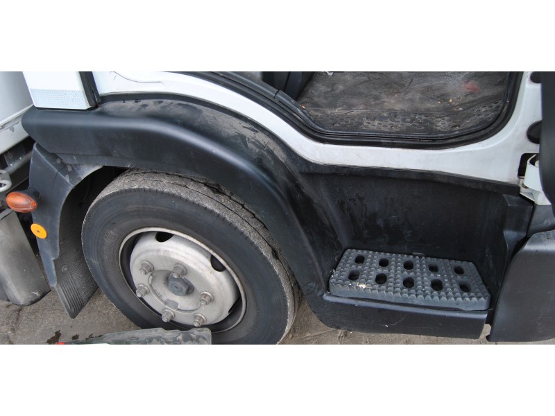 Recambio de estribo para iveco eurocargo 100e18 e5 referencia OEM IAM   ESCALON DERECHO