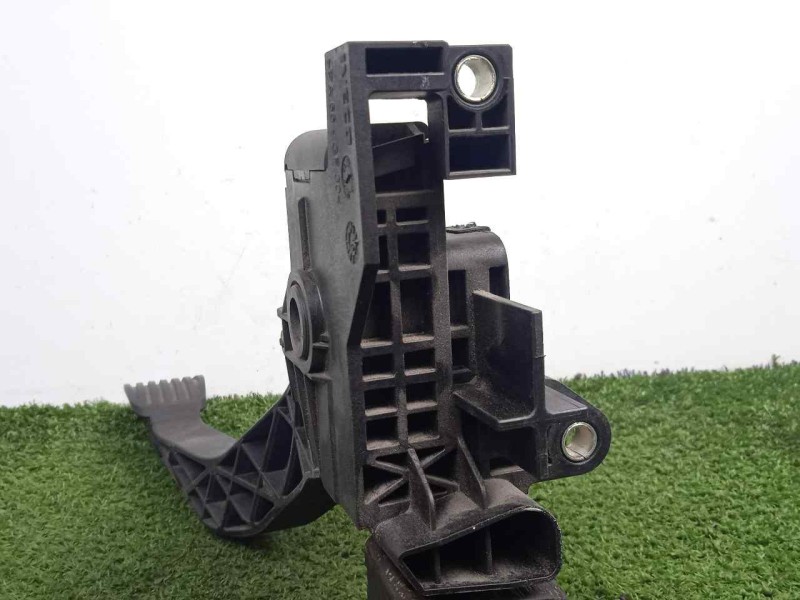 Recambio de potenciometro pedal para iveco daily furgón 2.3 diesel cat referencia OEM IAM 5801333490  