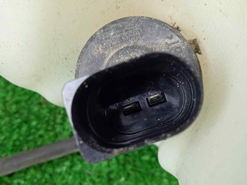 Recambio de deposito limpia para iveco daily furgón 2.3 diesel cat referencia OEM IAM 5801566048  