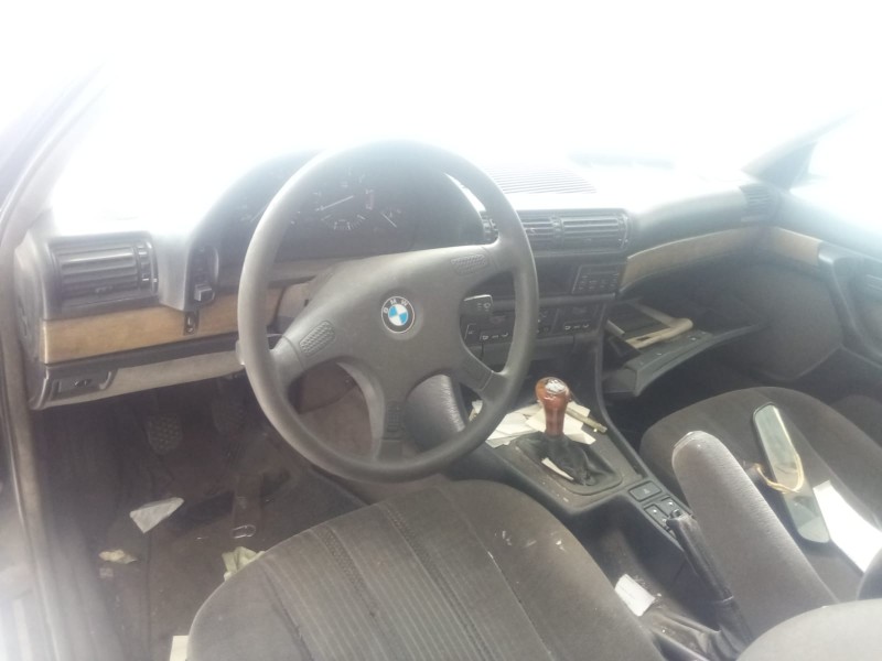 bmw 7 (e32) del año 1988