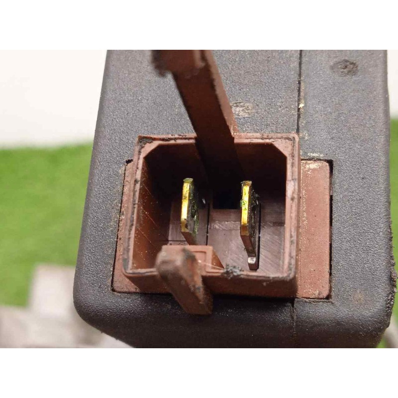 Recambio de cerradura puerta delantera derecha para peugeot 106 (s2) 1.1 referencia OEM IAM SINREFERENCIA 5.PUERTAS 2.PINES