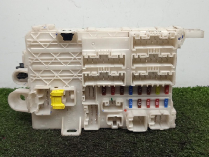 Recambio de caja reles / fusibles para toyota hilux vii pick-up (_n1_, _n2_, _n3_) 2.5 d-4d (kun15, kun35) referencia OEM IAM 58