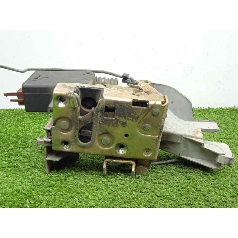 Recambio de cerradura puerta delantera derecha para peugeot 106 (s2) 1.1 referencia OEM IAM SINREFERENCIA 5.PUERTAS 2.PINES